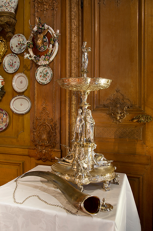 The Drott Horn lying on the table
