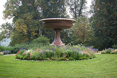The porphyry urn