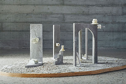 The porphyry urn